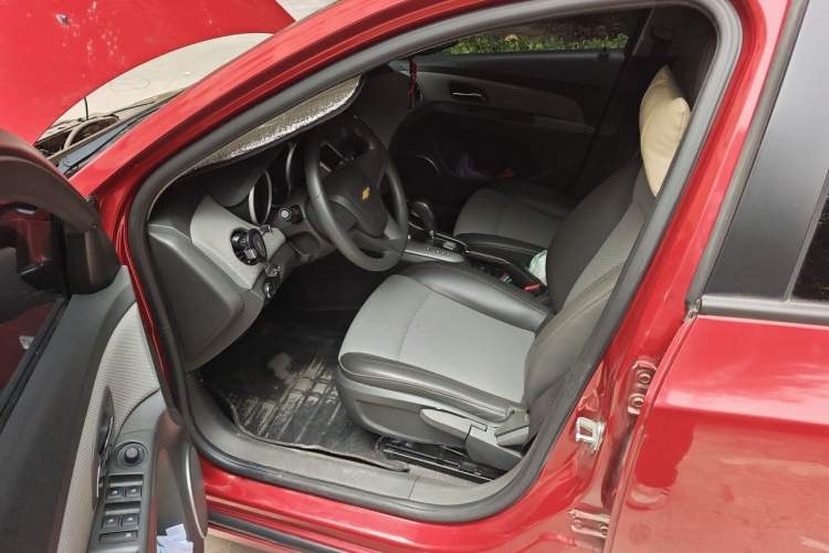 Used Chevrolet Cruze 2013 1.8L SE AT Left Front Seat