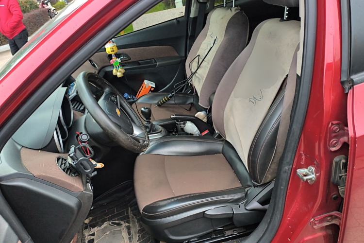 Used Chevrolet Cruze 2013 Hatchback 1.6L Manual Luxury Model Left Front Seat