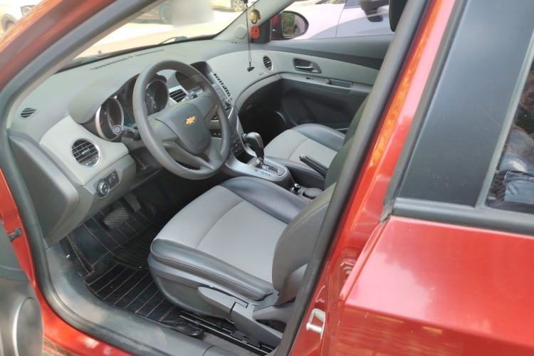 Used Chevrolet Cruze 2013 1.8L SE AT Left Front Seat