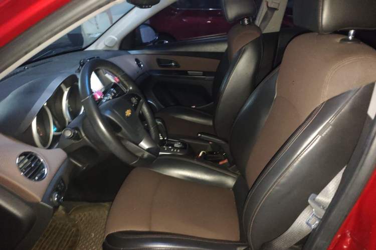 Used Chevrolet Cruze 2013 Hatchback 1.6L Automatic Luxury Model Left Front Seat