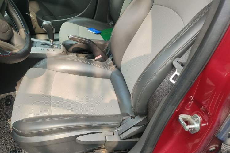 Used Chevrolet Cruze 2013 1.8L SE AT Left Front Seat