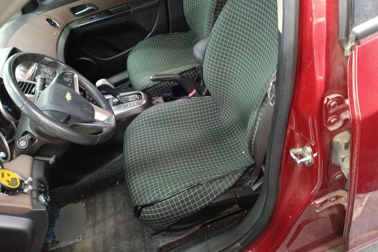 Used Chevrolet Cruze 2013 Hatchback 1.6L Automatic Luxury Model Left Front Seat