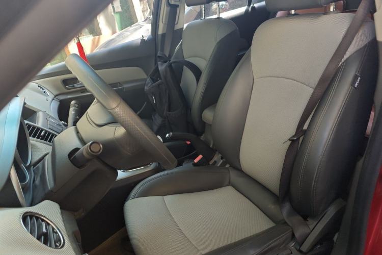 Used Chevrolet Cruze 2013 1.6L SE MT Left Front Seat