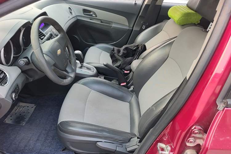 Used Chevrolet Cruze 2013 1.8L SE AT Left Front Seat