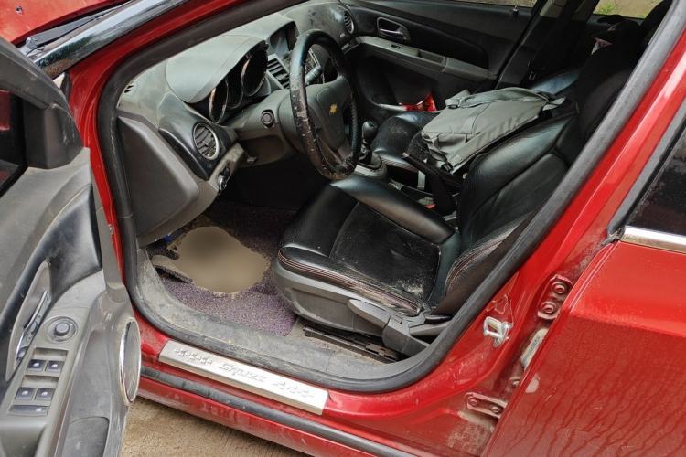 Used Chevrolet Cruze 2013 1.6L SE MT Left Front Seat
