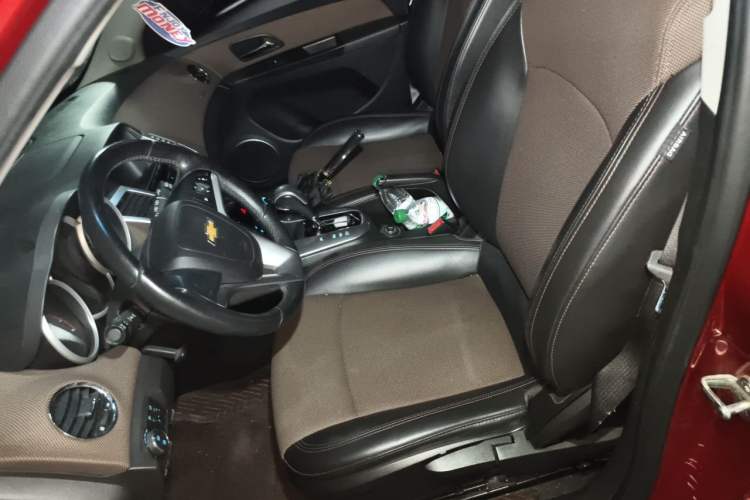 Used Chevrolet Cruze 2013 Hatchback 1.6L Automatic Luxury Model Left Front Seat
