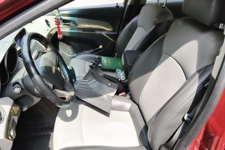 Used Chevrolet Cruze 2013 1.8L SE AT Left Front Seat