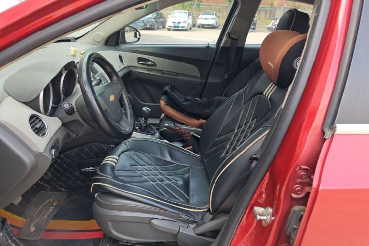 Used Chevrolet Cruze 2013 1.6L SE MT Left Front Seat
