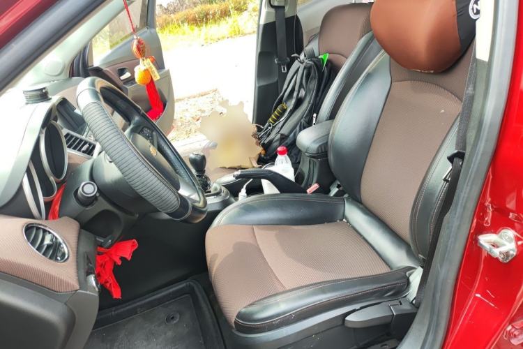 Used Chevrolet Cruze 2013 Hatchback 1.6L Manual Luxury Model Left Front Seat