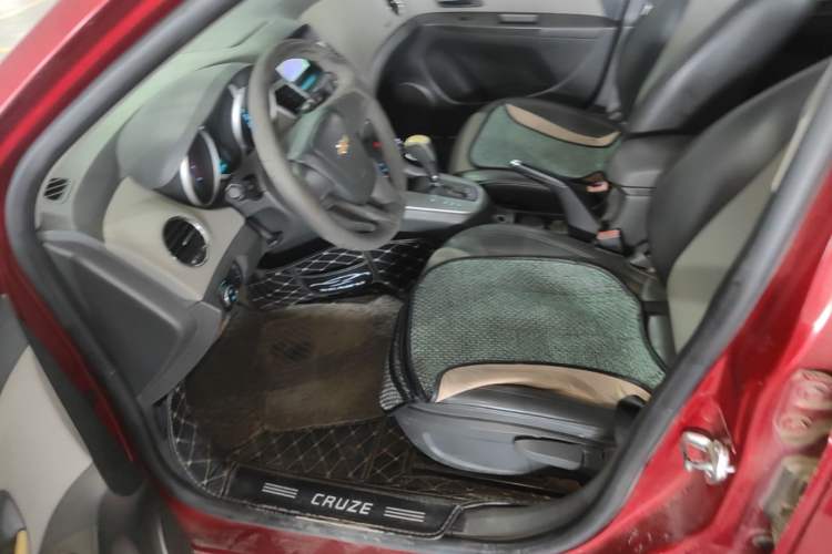 Used Chevrolet Cruze 2013 1.8L SE AT Left Front Seat