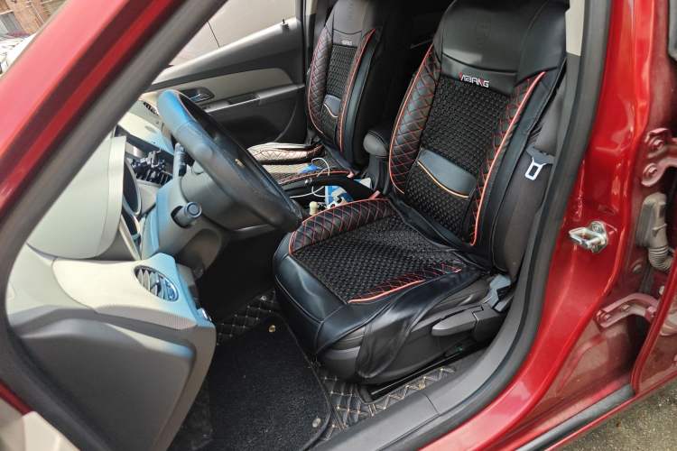 Used Chevrolet Cruze 2013 1.6L SE AT Left Front Seat