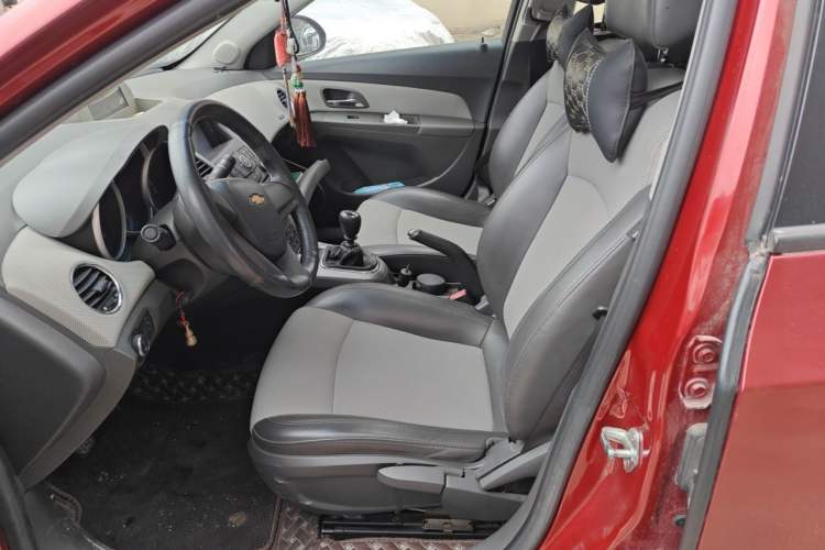 Used Chevrolet Cruze 2013 1.6L SE MT Left Front Seat