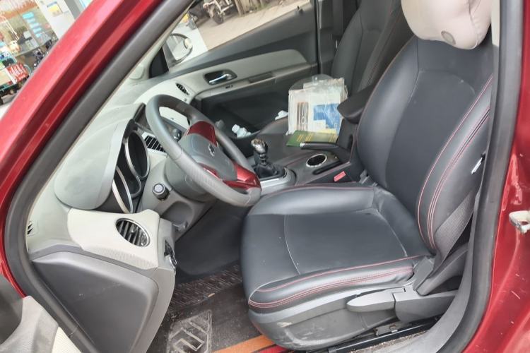 Used Chevrolet Cruze 2013 1.6L SE MT Left Front Seat