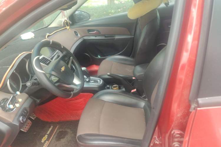 Used Chevrolet Cruze 2013 Hatchback 1.6L Automatic Luxury Model Left Front Seat
