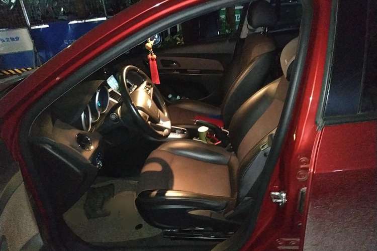 Used Chevrolet Cruze 2013 Hatchback 1.6L Automatic Luxury Model Left Front Seat