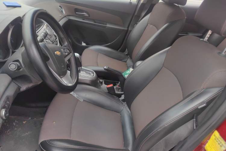 Used Chevrolet Cruze 2013 Hatchback 1.6L Automatic Luxury Model Left Front Seat
