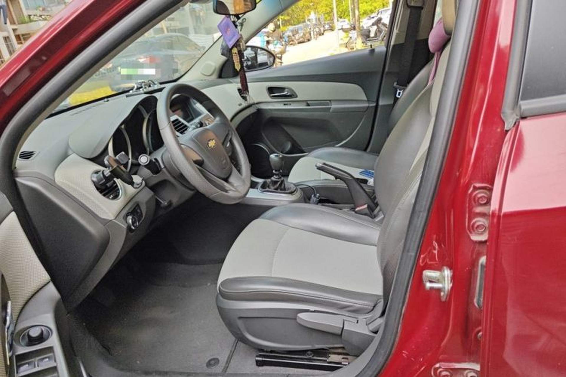 Used Chevrolet Cruze 2013 1.6L SE MT Left Front Seat