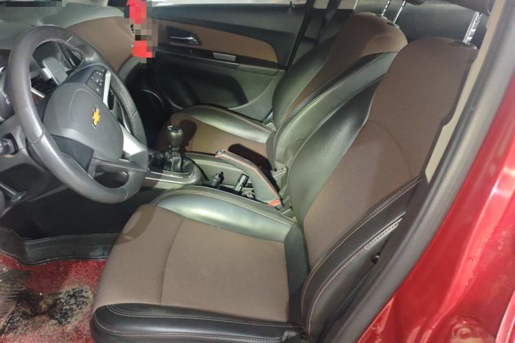 Used Chevrolet Cruze 2013 Hatchback 1.6L Manual Luxury Model Left Front Seat