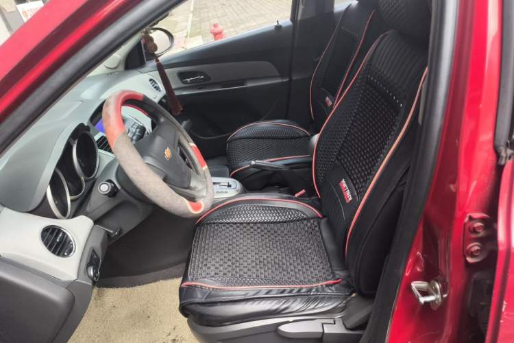 Used Chevrolet Cruze 2013 1.6L SE AT Left Front Seat