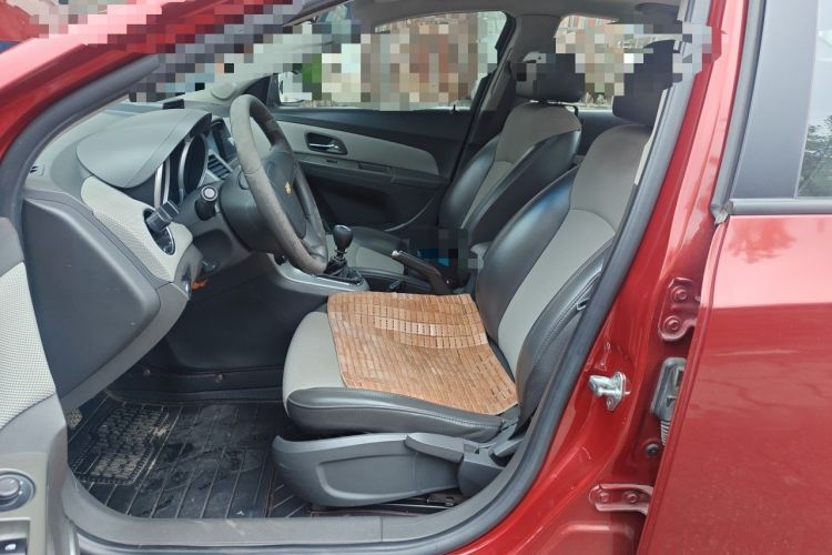 Used Chevrolet Cruze 2013 1.6L SE MT Left Front Seat