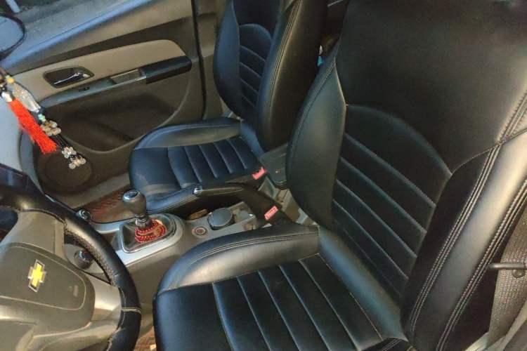 Used Chevrolet Cruze 2013 1.6L SL MT Left Front Seat