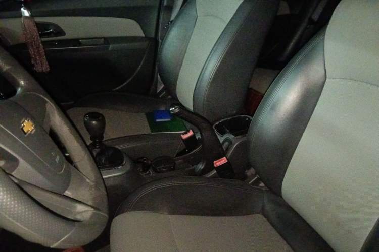 Used Chevrolet Cruze 2013 1.6L SL MT Left Front Seat