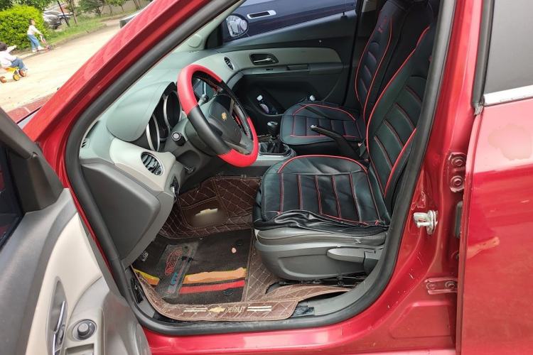 Used Chevrolet Cruze 2013 1.6L SL MT Left Front Seat