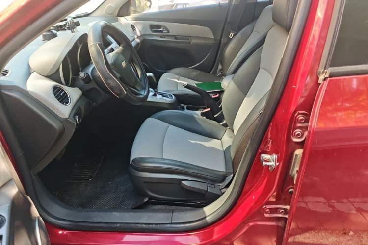 Used Chevrolet Cruze 2013 1.8L SE AT Left Front Seat