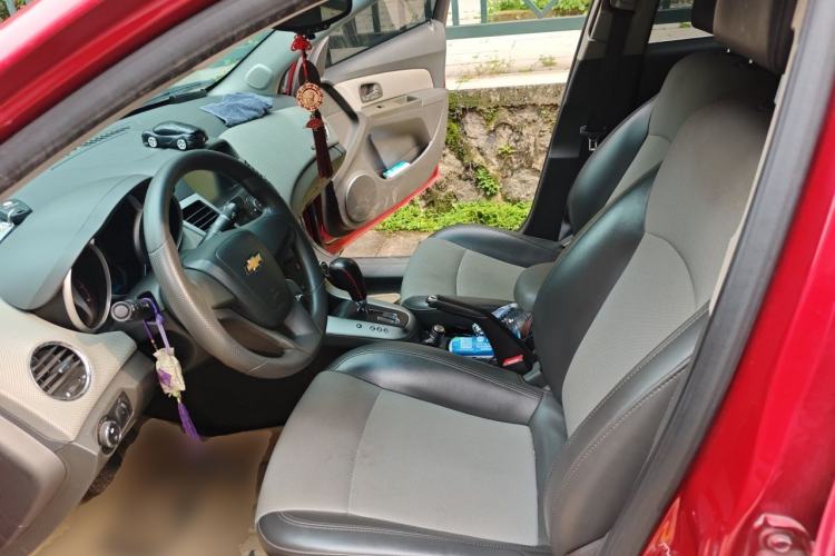 Used Chevrolet Cruze 2013 1.8L SE AT Left Front Seat
