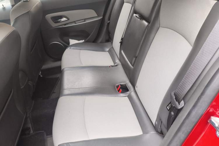 Used Chevrolet Cruze 2013 1.8L SE AT Left Rear Seat