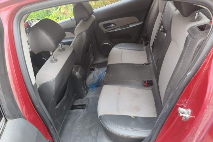 Used Chevrolet Cruze 2013 1.6L SE MT Left Rear Seat