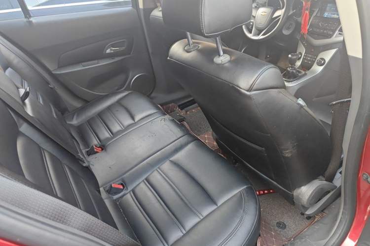 Used Chevrolet Cruze 2013 1.6L SE MT Left Rear Seat