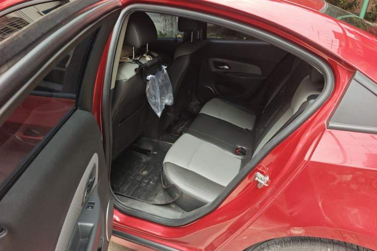 Used Chevrolet Cruze 2013 1.8L SE AT Left Rear Seat