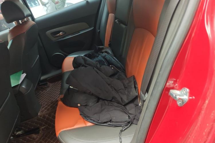 Used Chevrolet Cruze 2013 1.8L SE AT Left Rear Seat