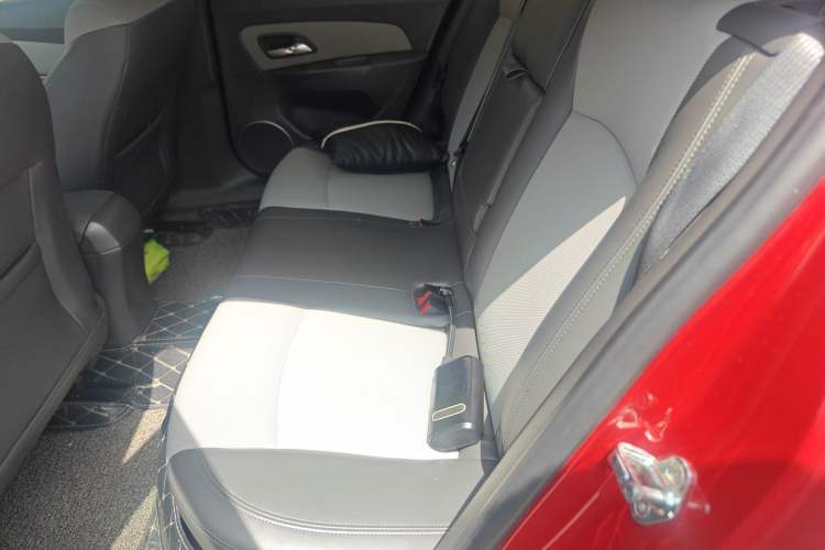 Used Chevrolet Cruze 2013 1.8L SE AT Left Rear Seat