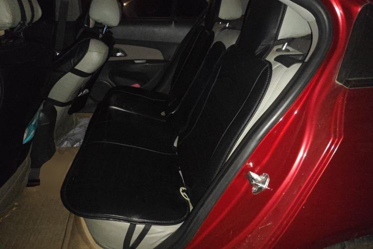 Used Chevrolet Cruze 2013 1.8L SE AT Left Rear Seat