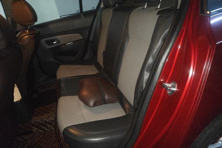 Used Chevrolet Cruze 2013 1.6L SL MT Left Rear Seat