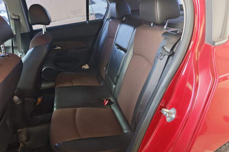 Used Chevrolet Cruze 2013 Hatchback 1.6L Manual Luxury Model Left Rear Seat
