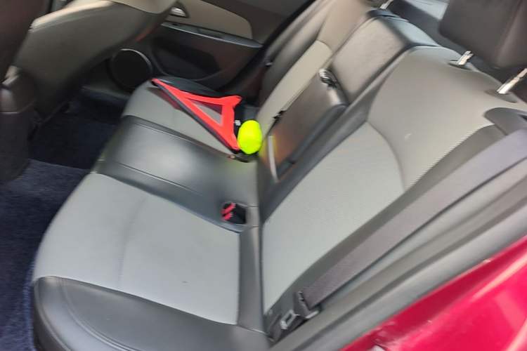 Used Chevrolet Cruze 2013 1.8L SE AT Left Rear Seat