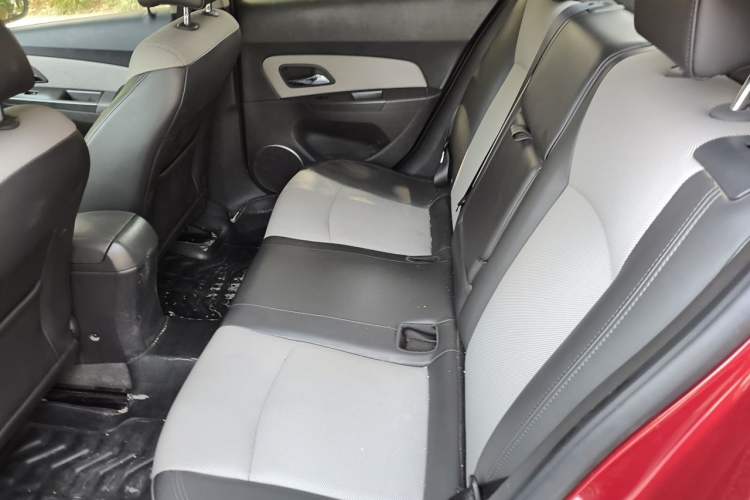 Used Chevrolet Cruze 2013 1.8L SE AT Left Rear Seat