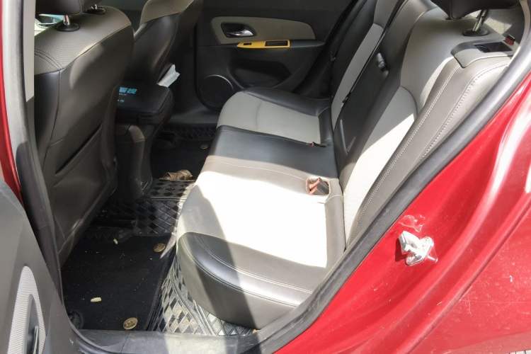 Used Chevrolet Cruze 2013 1.8L SE AT Left Rear Seat