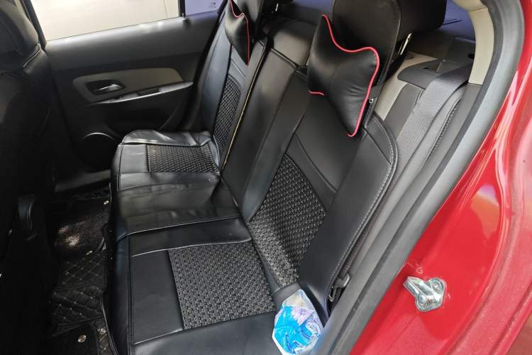 Used Chevrolet Cruze 2013 1.6L SE AT Left Rear Seat