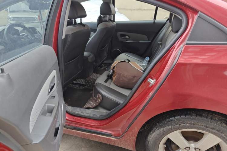 Used Chevrolet Cruze 2013 1.6L SE MT Left Rear Seat