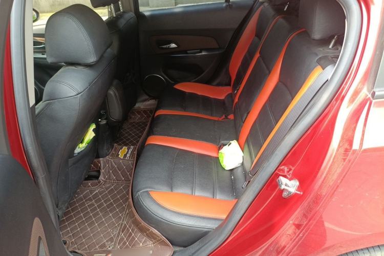 Used Chevrolet Cruze 2013 Hatchback 1.6L Manual Luxury Model Left Rear Seat