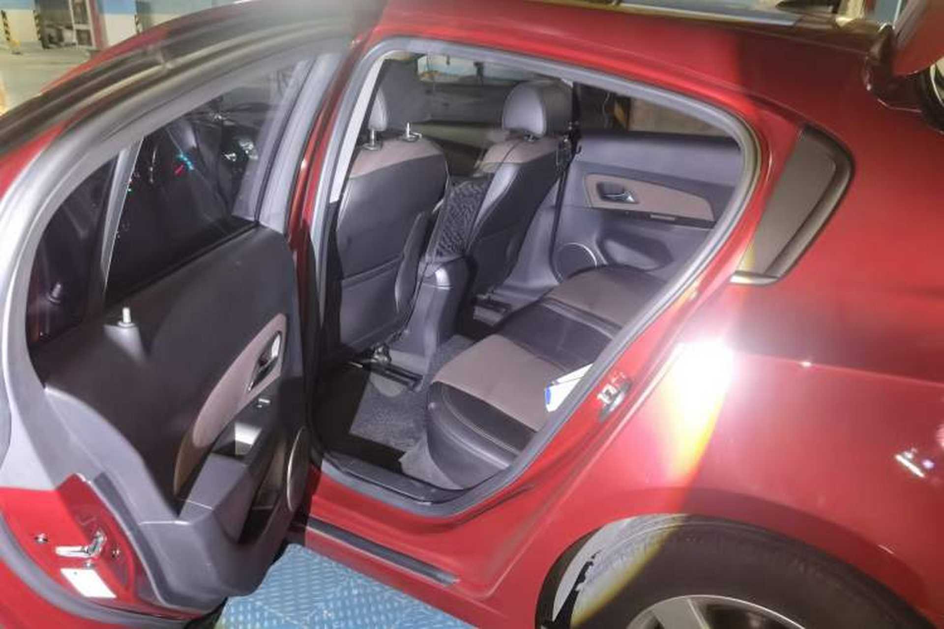 Used Chevrolet Cruze 2013 Hatchback 1.6L Automatic Luxury Model Left Rear Seat
