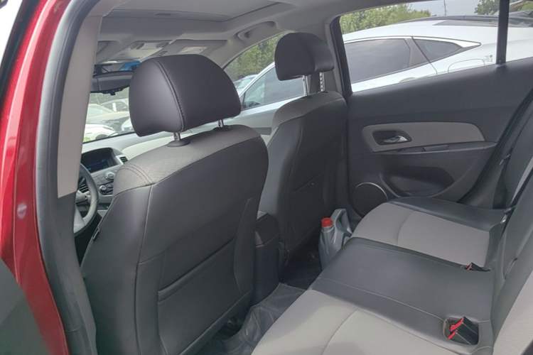 Used Chevrolet Cruze 2013 1.8L SE AT Left Rear Seat