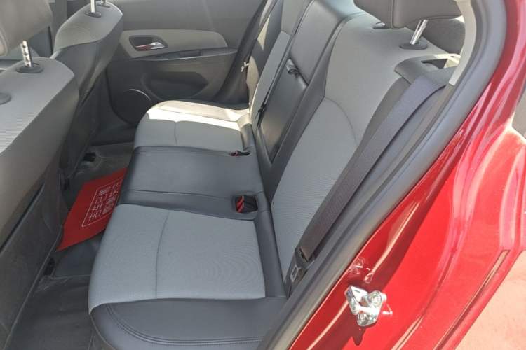 Used Chevrolet Cruze 2013 1.8L SE AT Left Rear Seat