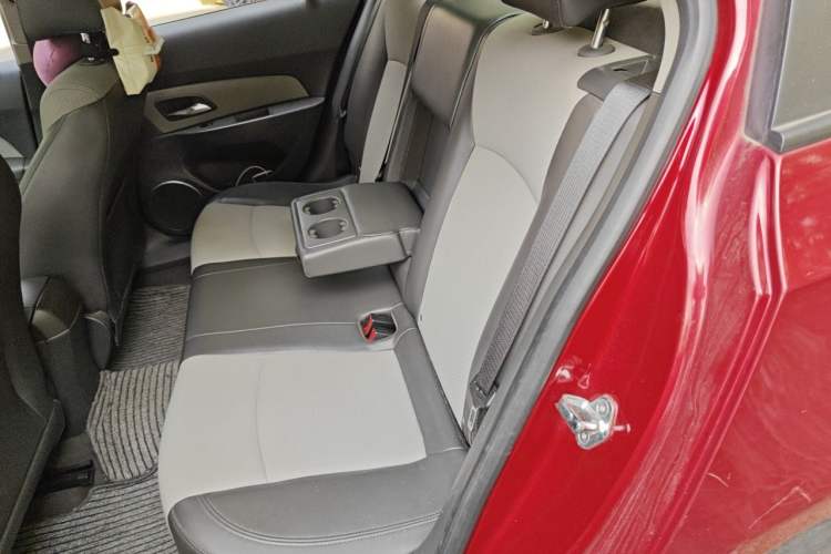 Used Chevrolet Cruze 2013 1.6L SE MT Left Rear Seat