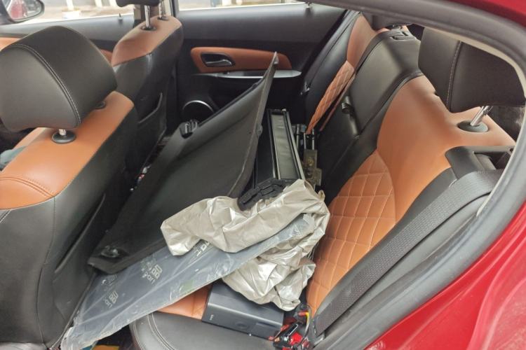 Used Chevrolet Cruze 2013 Hatchback 1.6T Automatic Flagship Model Left Rear Seat