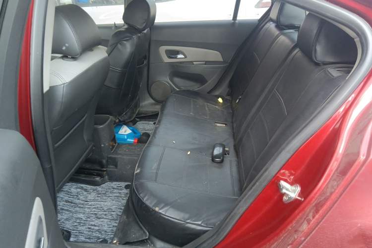Used Chevrolet Cruze 2013 1.6L SL Sunroof Edition MT Left Rear Seat